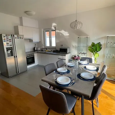 Daire La Storia - House With Free Private Parking Zadar