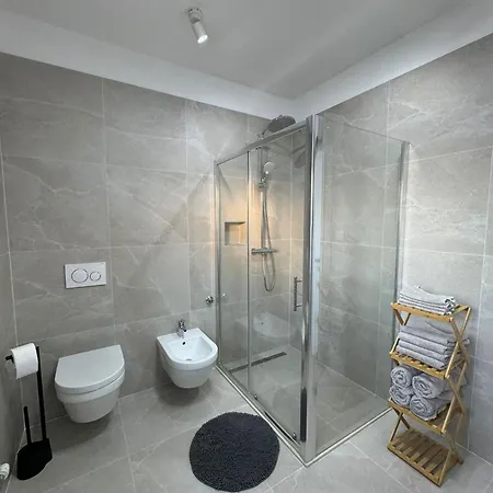 La Storia - House With Free Private Parking *