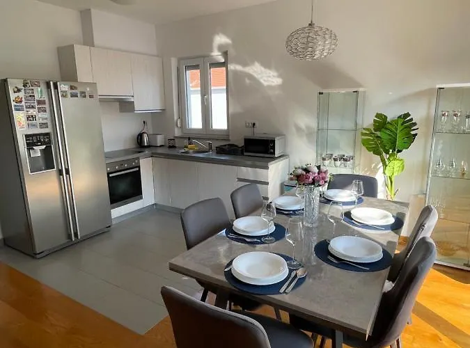 Appartamento La Storia - House Zara